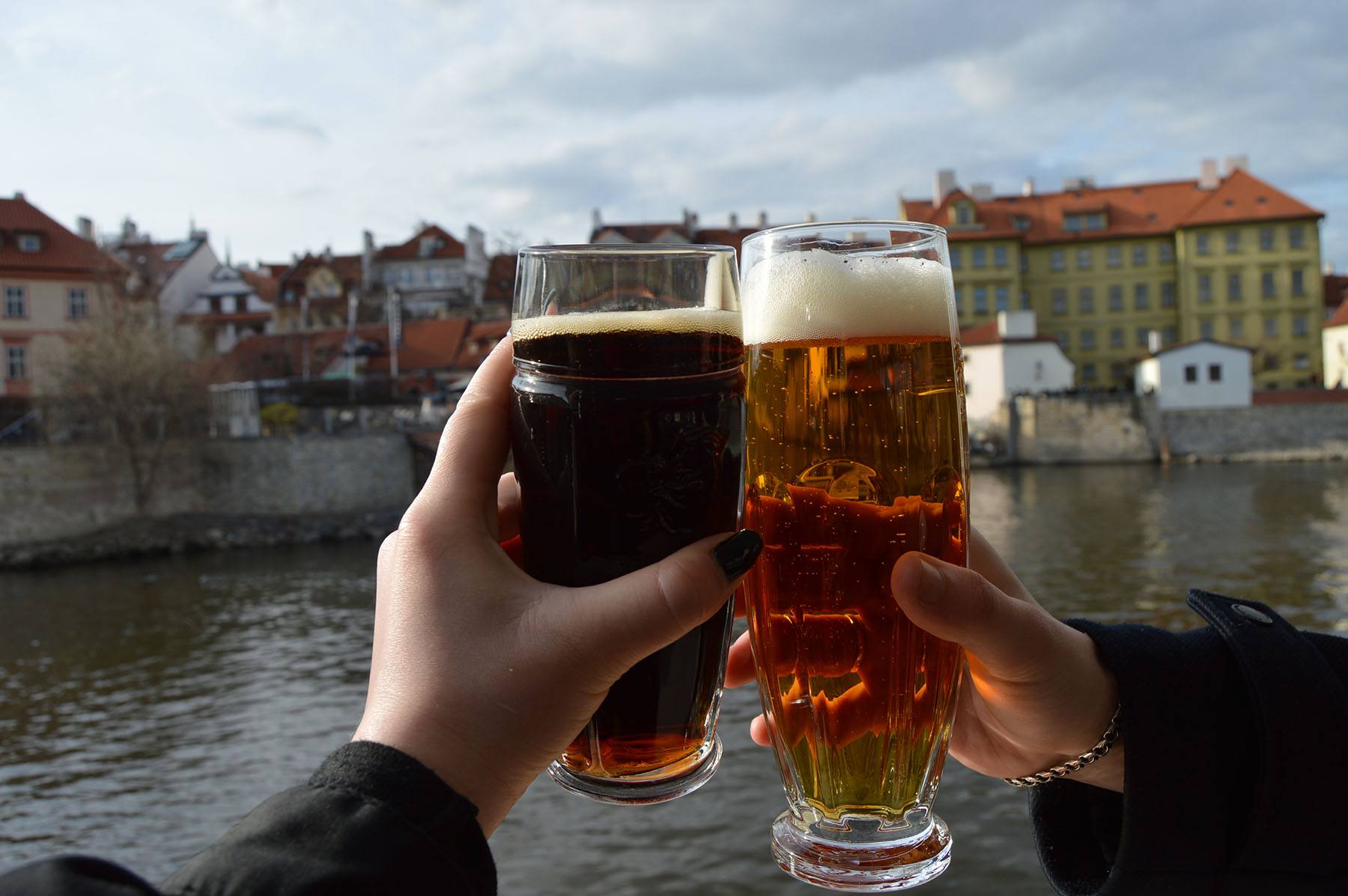 Чехия пивные. Чехия пивная Прага. Чешское пиво Praga. Пивоварение в Чехии. Пиво Прага.